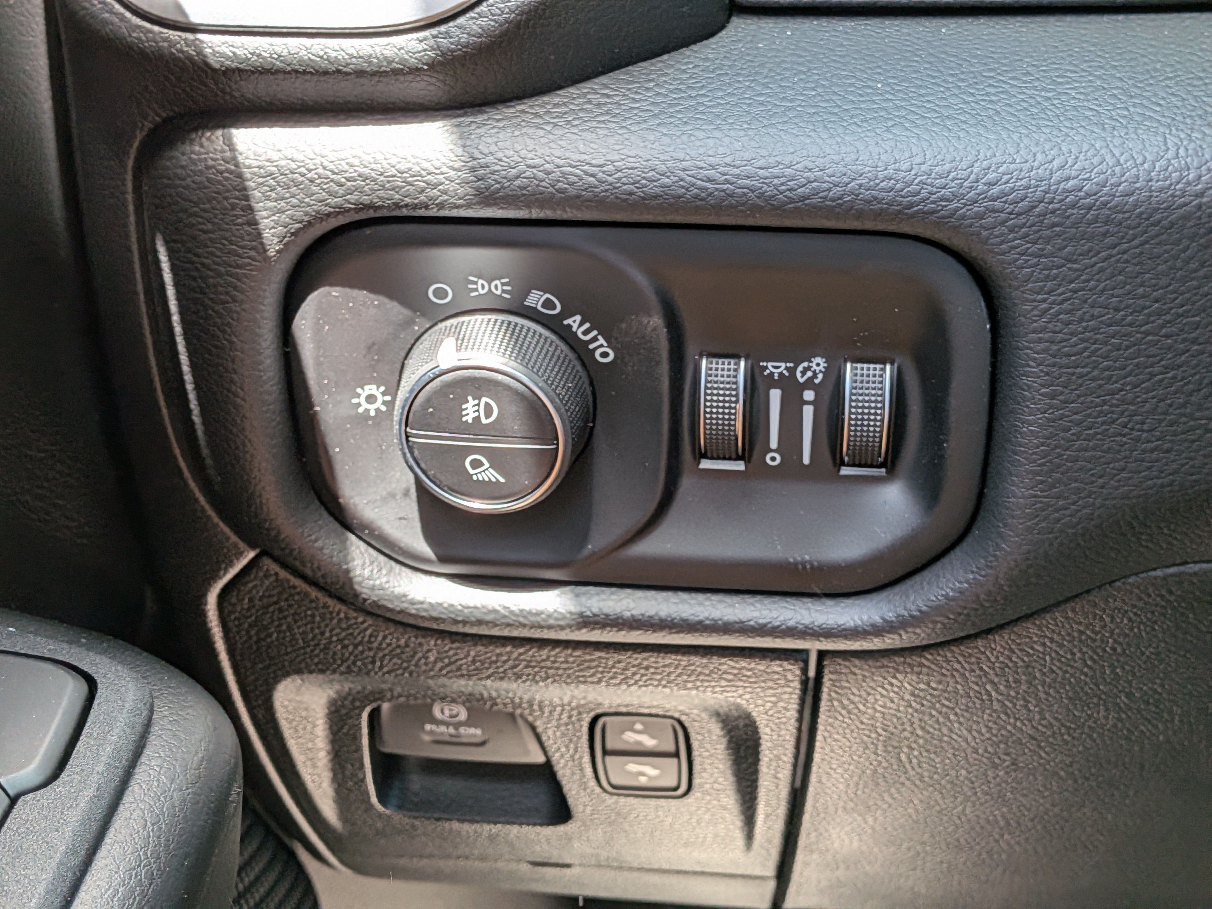 New 2026 RAM 1500 Express RWD image 22