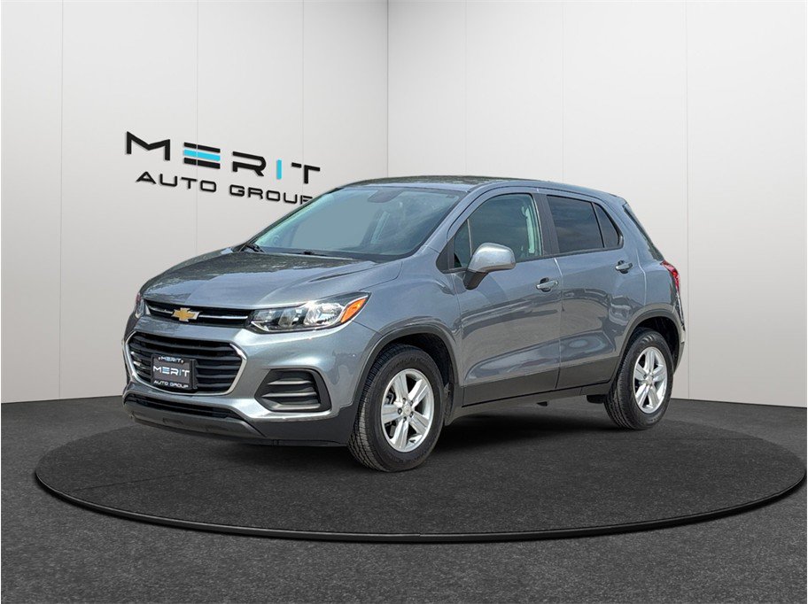 Used 2020 Chevrolet Trax LS w/ Tint and Cruise Package FWD image 4