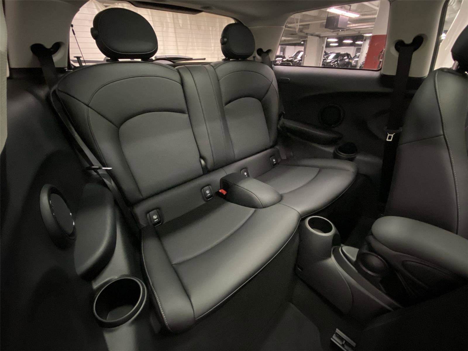 Used 2022 MINI Cooper 2-Door Hardtop FWD image 29