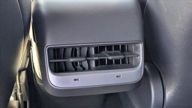 Used 2022 Tesla Model Y Performance image 24