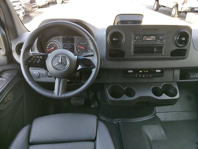 Used 2025 Mercedes-Benz Sprinter 2500 image 10