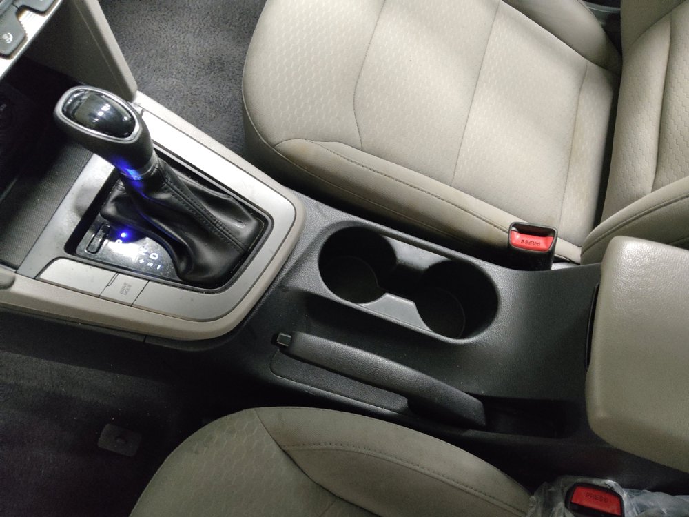 Used 2020 Hyundai Elantra SE image 26