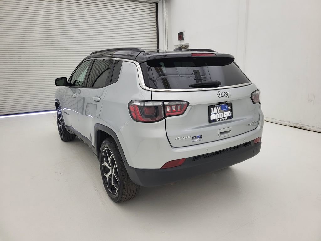 Used 2025 Jeep Compass Limited image 19