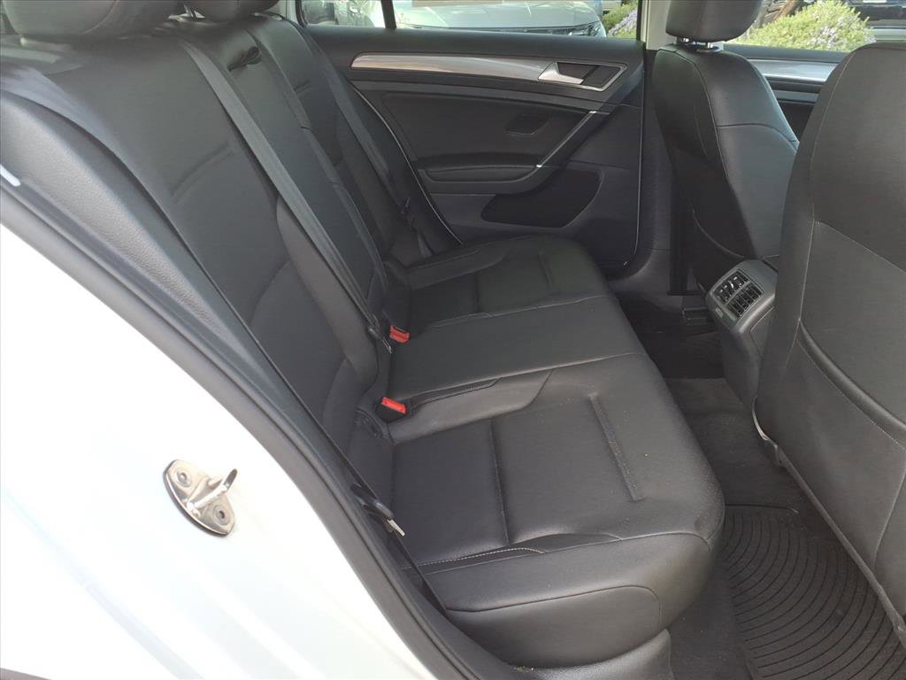 Used 2018 Volkswagen Golf Alltrack SE image 14