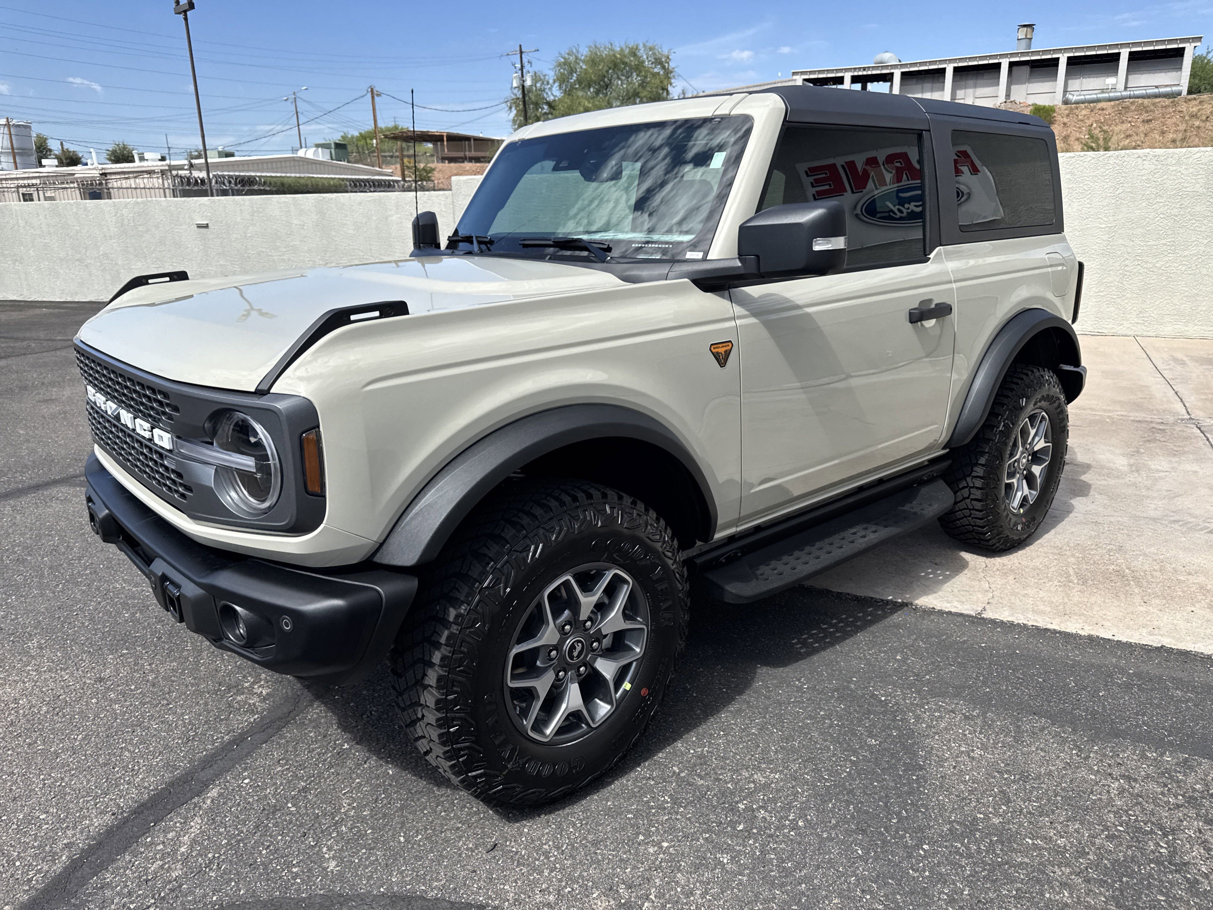New 2025 Ford Bronco Badlands image 3