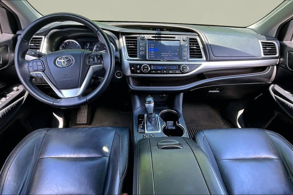 Used 2014 Toyota Highlander XLE image 7