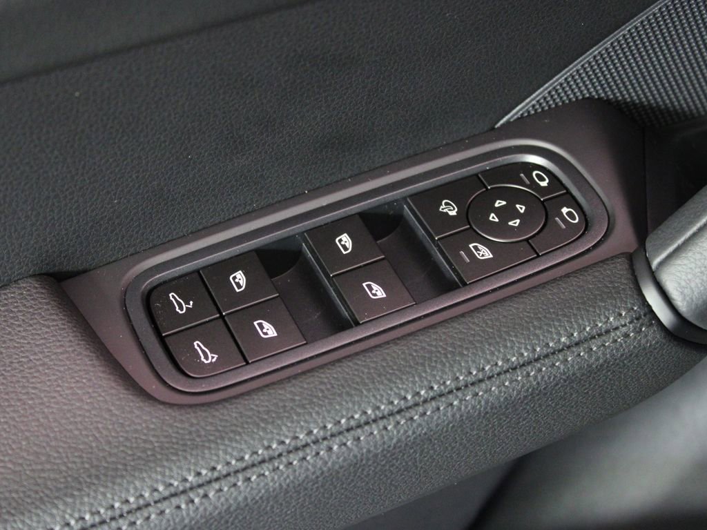 Certified 2026 Porsche Cayenne Coupe image 16