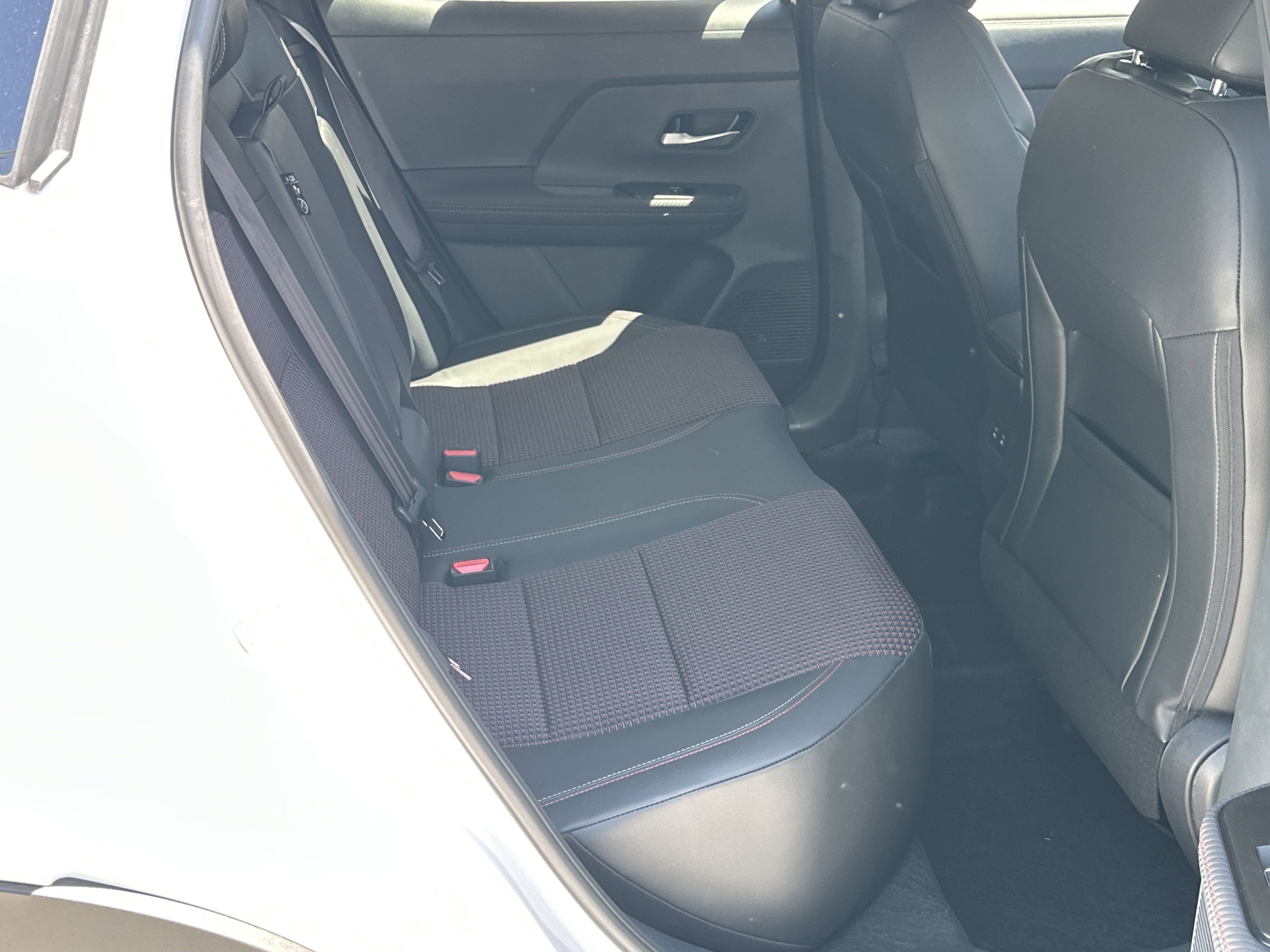 New 2025 Nissan Kicks SR image 15