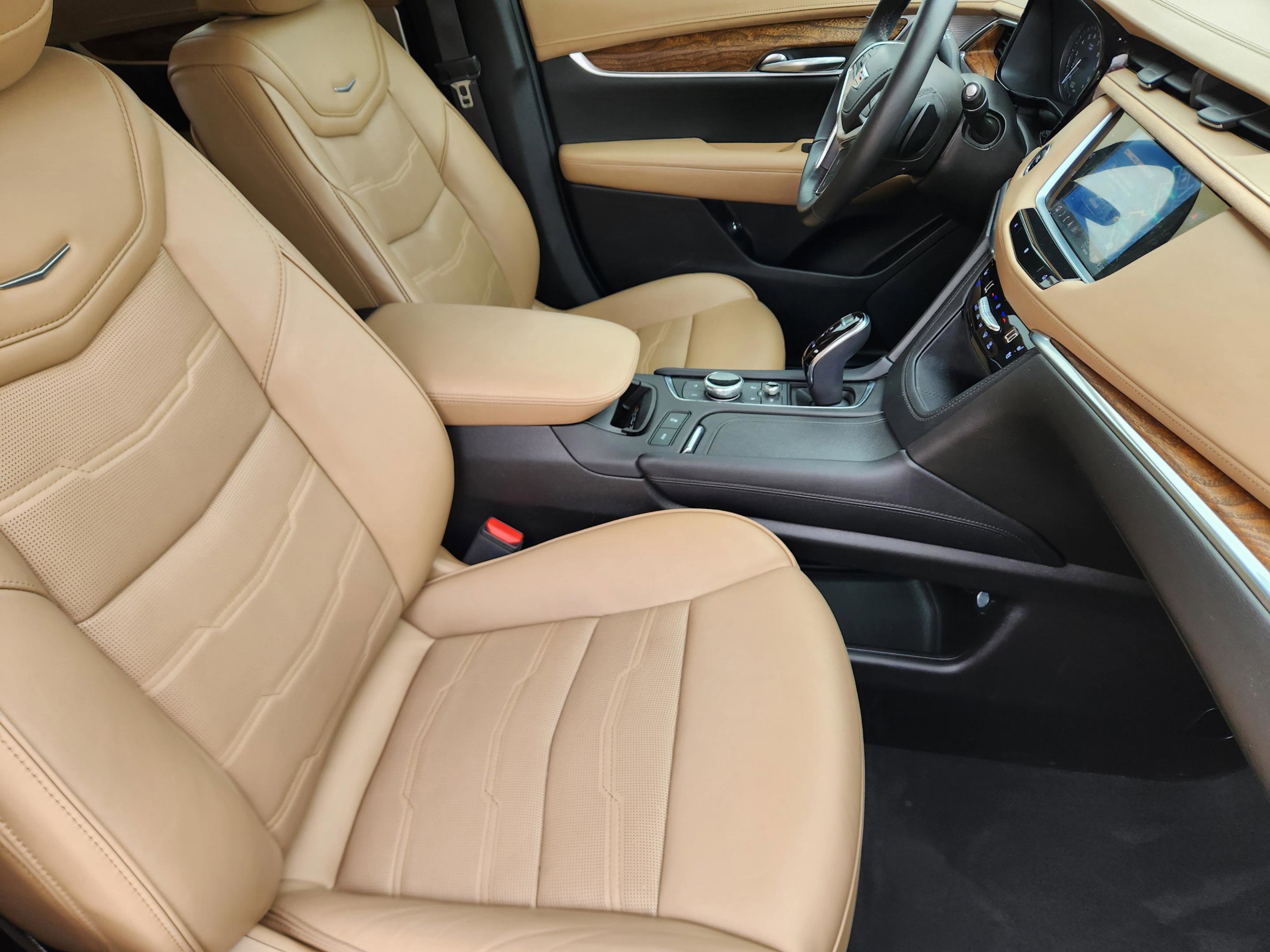 Used 2021 Cadillac XT5 Premium Luxury w/ Platinum Package image 16