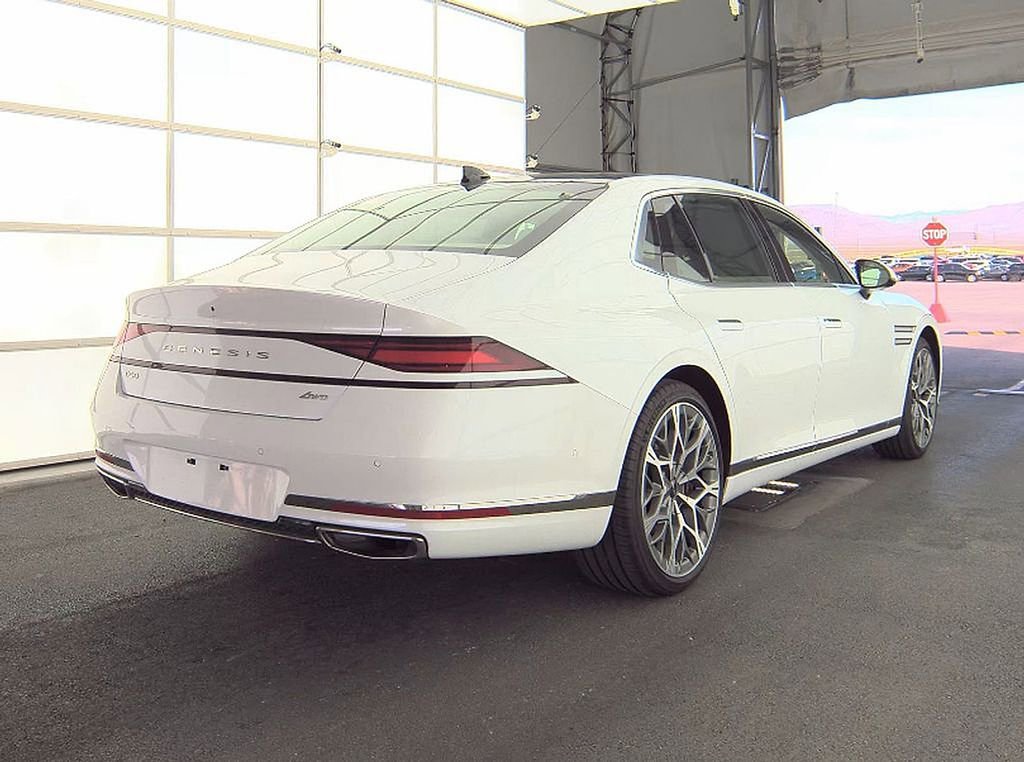 Used 2025 Genesis G90 3.5T image 2