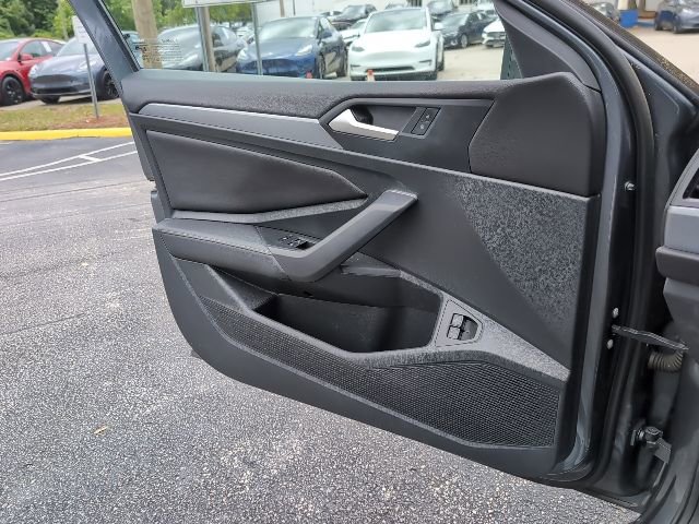 Used 2023 Volkswagen Jetta SE image 23