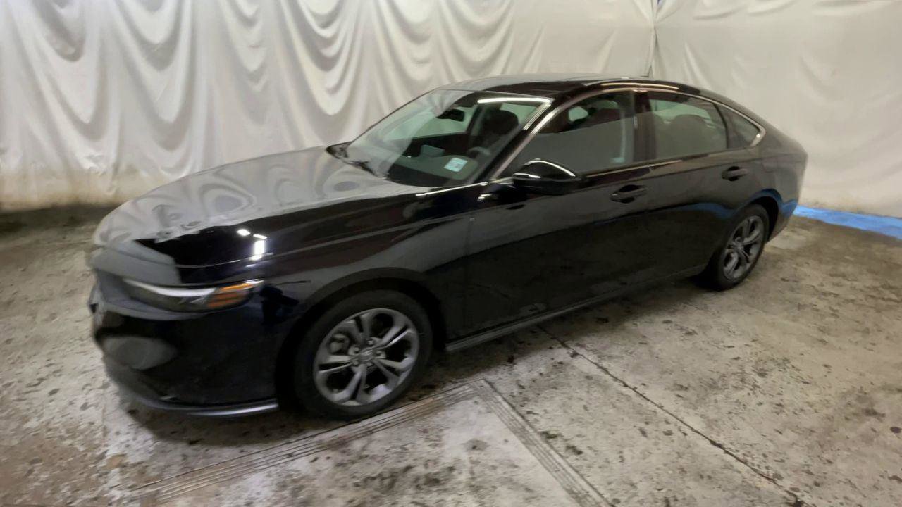 Used 2023 Honda Accord EX image 4