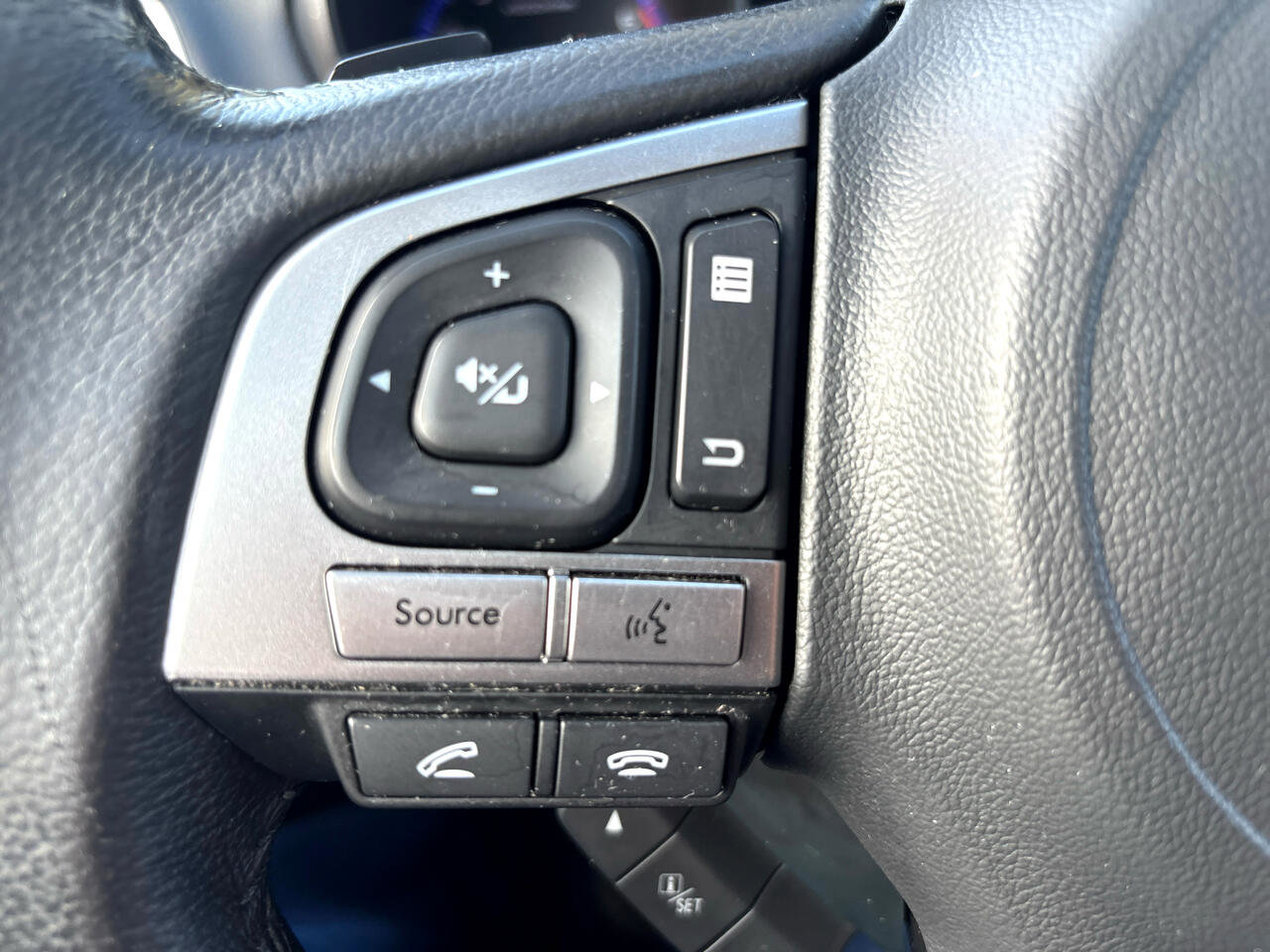 Used 2017 Subaru Outback 2.5i Limited image 18