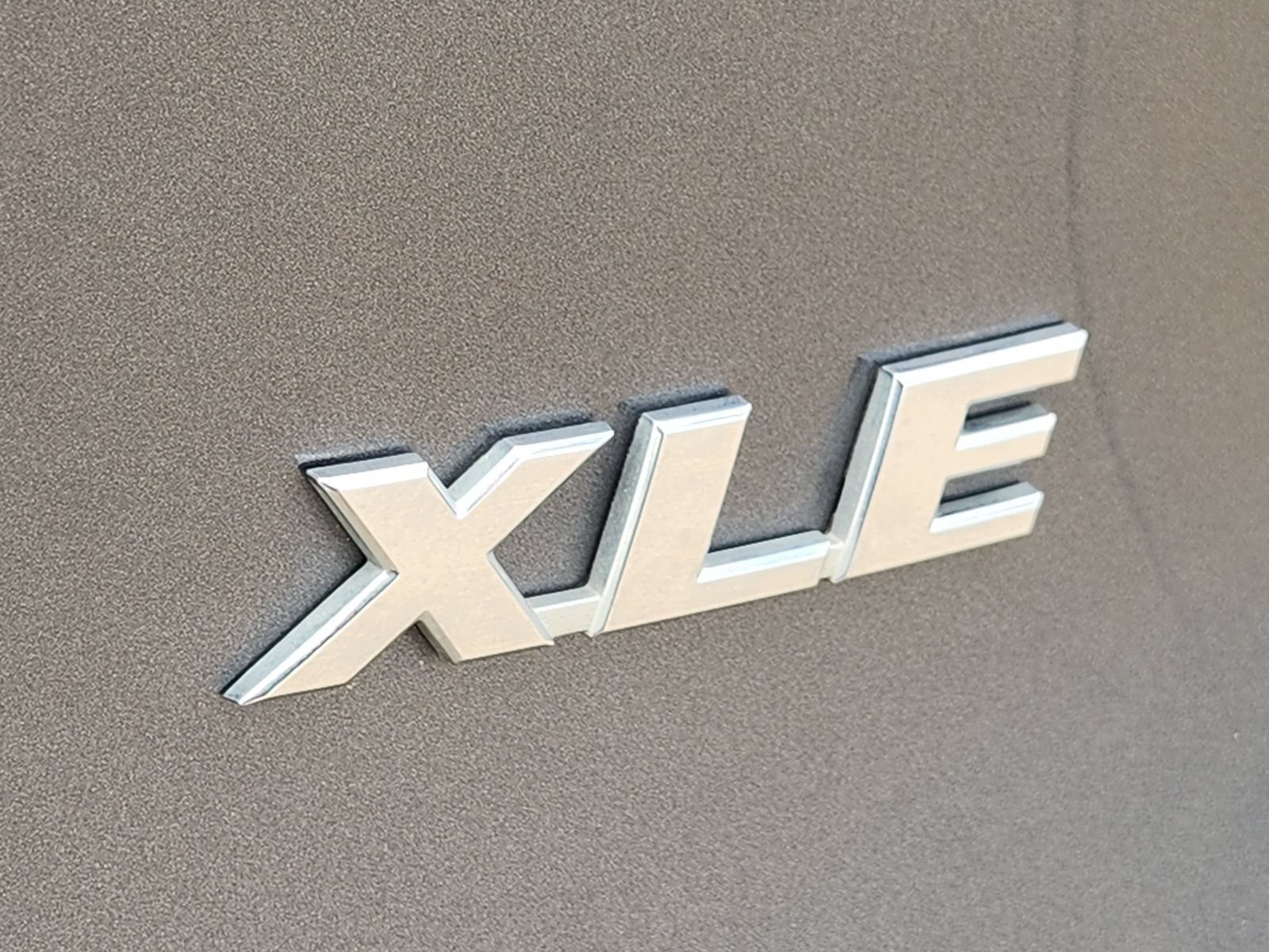 Used 2024 Toyota RAV4 XLE FWD image 13