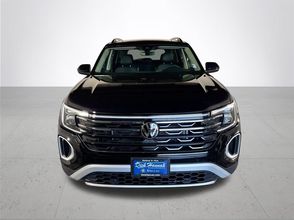 Certified 2025 Volkswagen Atlas Peak Edition SE AWD/4WD image 4