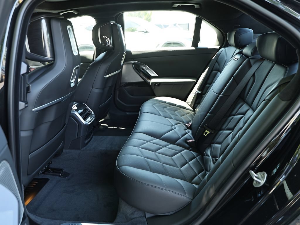 New 2026 BMW 760i xDrive w/ Executive Package AWD/4WD image 29