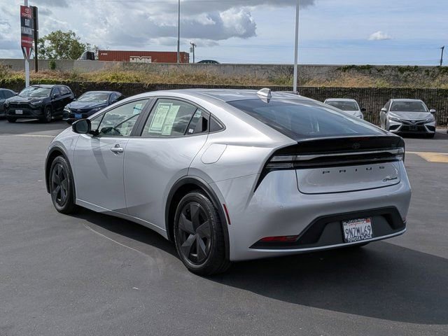 Used 2024 Toyota Prius Prime SE FWD image 11