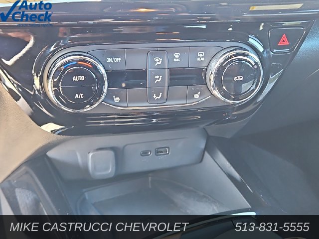 Used 2024 Chevrolet Trax RS w/ Sunroof Package FWD image 17