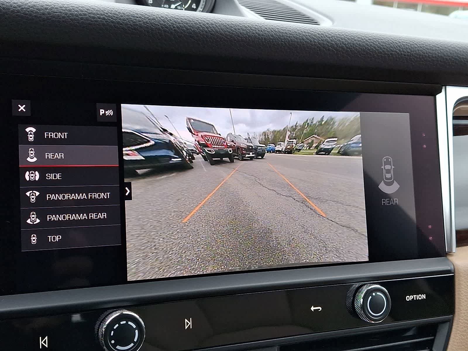 Used 2022 Porsche Macan AWD/4WD image 20