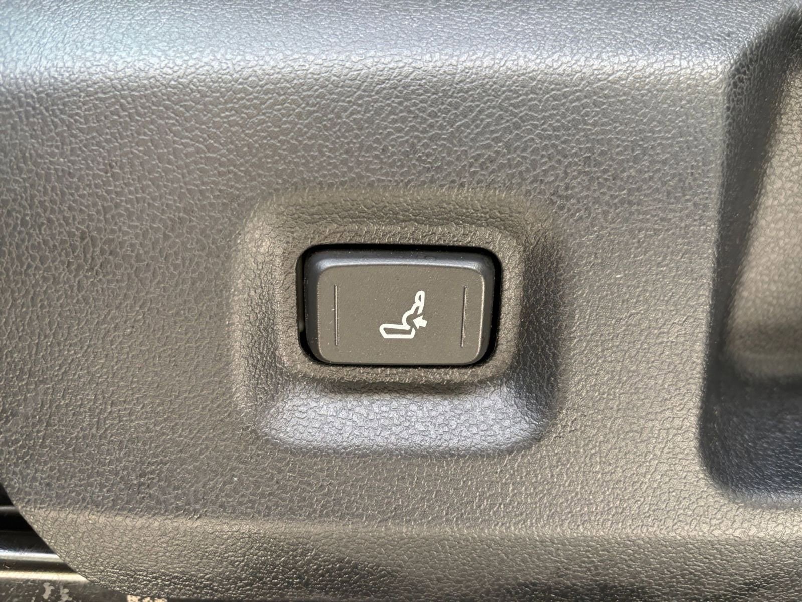 Used 2025 Toyota Tacoma TRD Off-Road AWD/4WD image 23