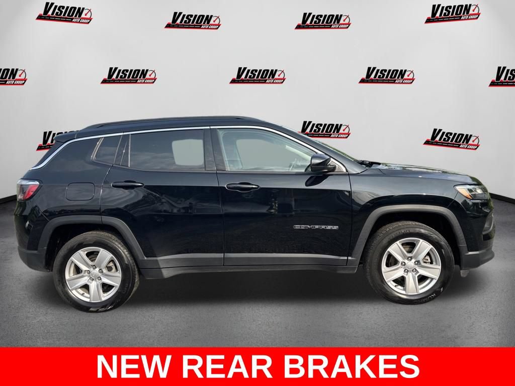 Used 2022 Jeep Compass Latitude w/ Convenience Group AWD/4WD image 4