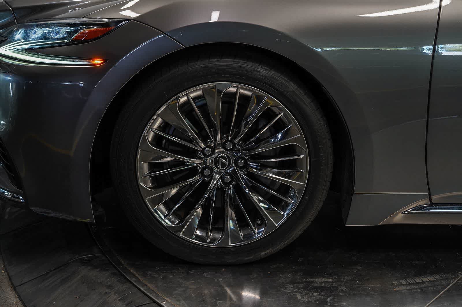 Used 2020 Lexus LS 500 w/ Interior Upgrade Package RWD image 9