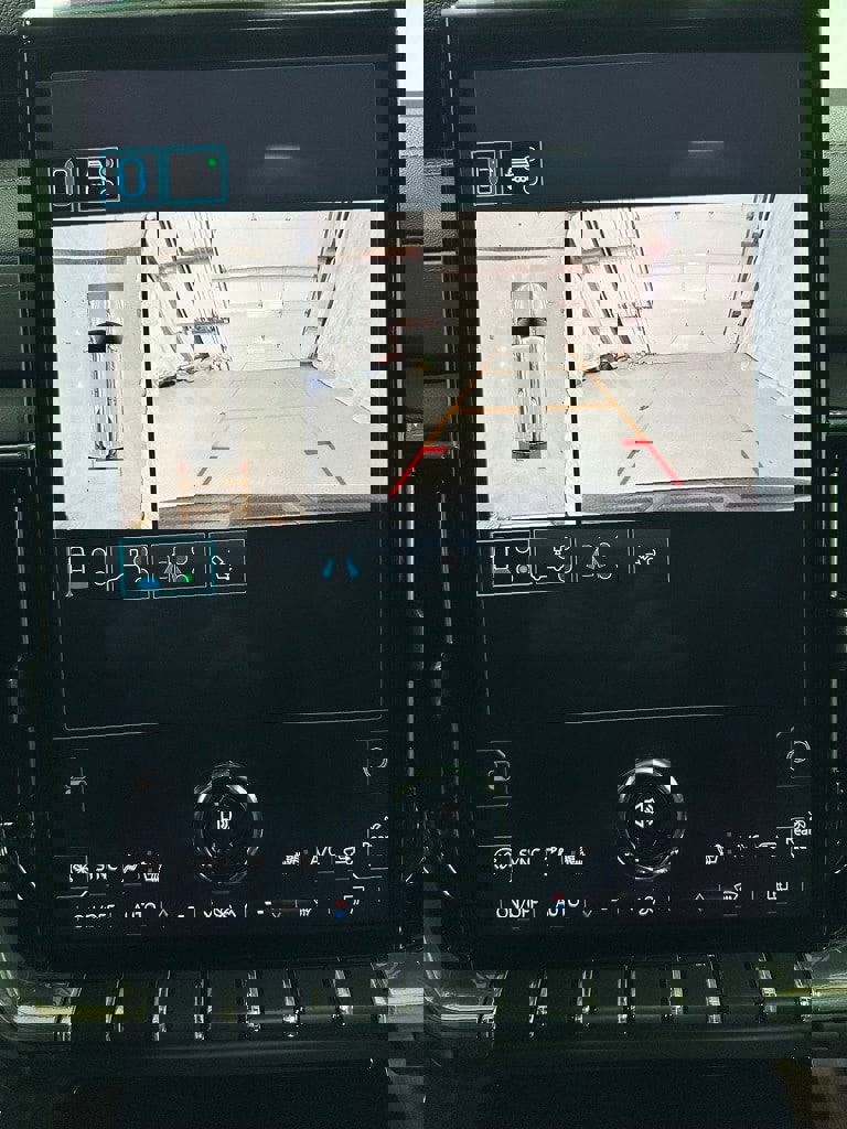 Used 2025 GMC Yukon XL Denali w/ Sun & Power Step Package image 33