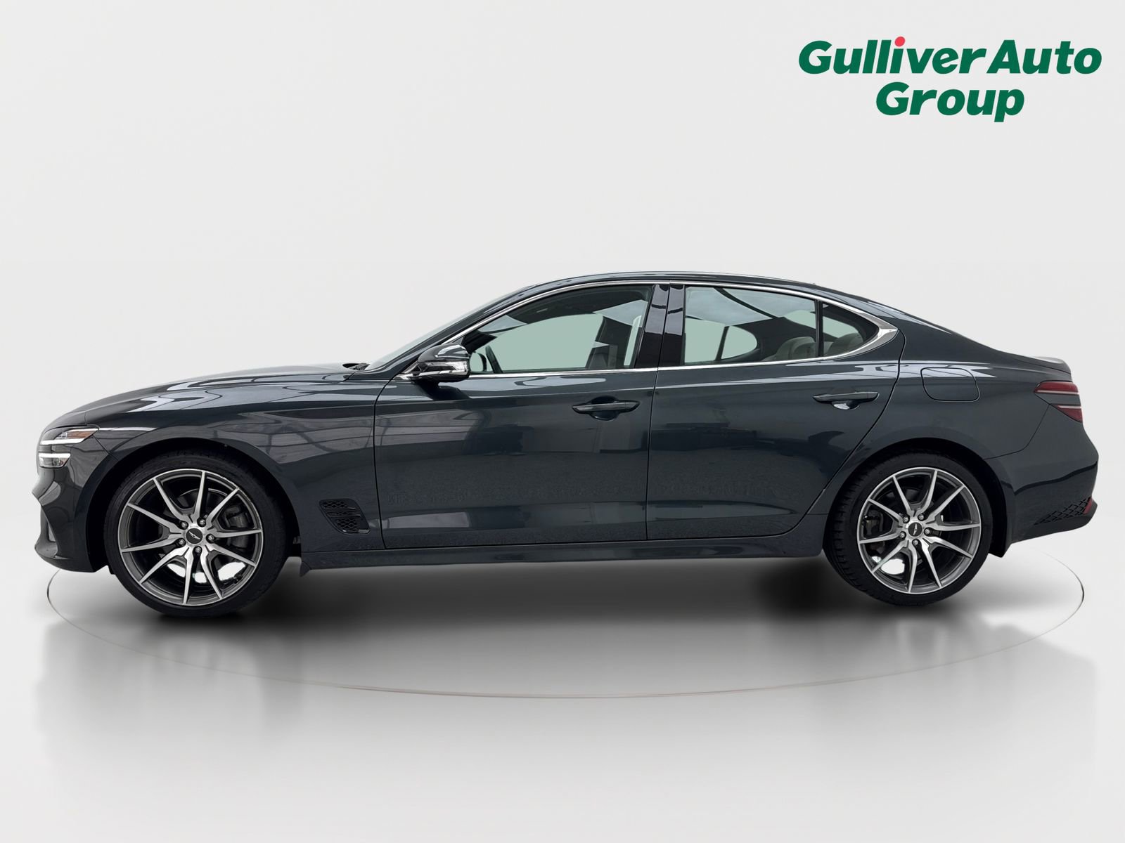 Used 2023 Genesis G70 2.0T image 3