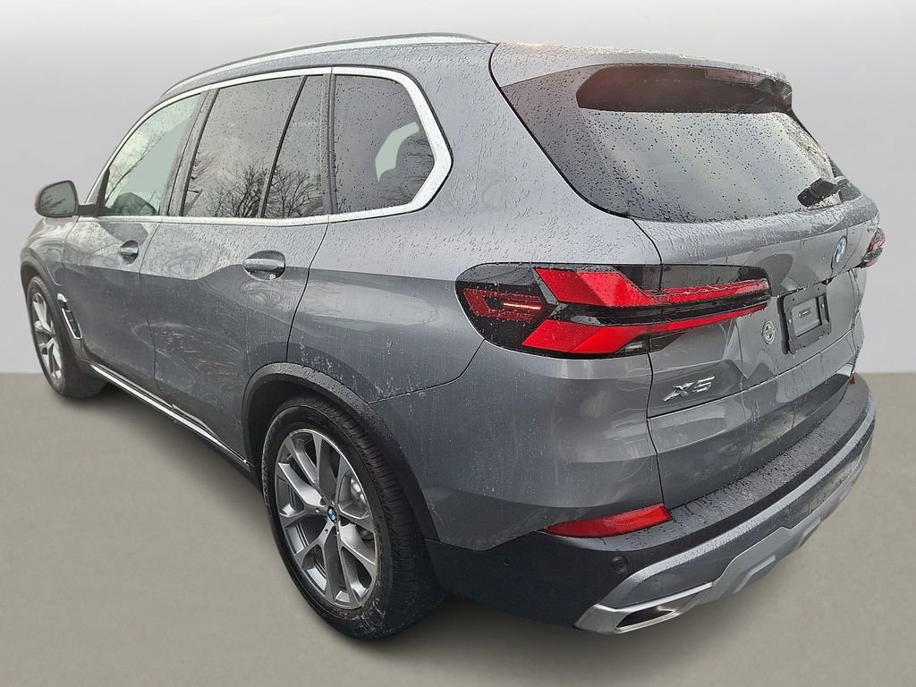 Used 2026 BMW X5 xDrive50e w/ Climate Comfort Package image 5