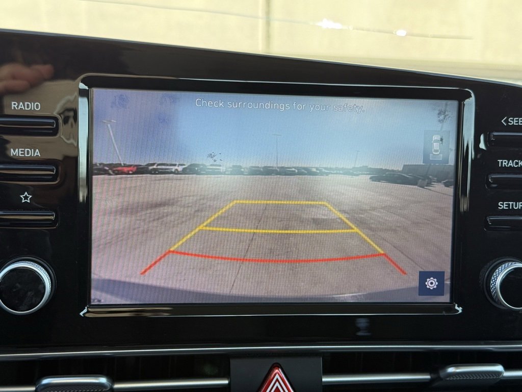 Used 2022 Hyundai Elantra SEL w/ Convenience + Premium Package image 9