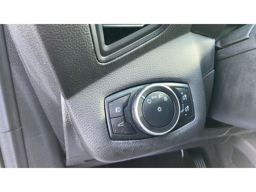 Certified 2017 Ford Escape SE w/ Equipment Group 201A image 17