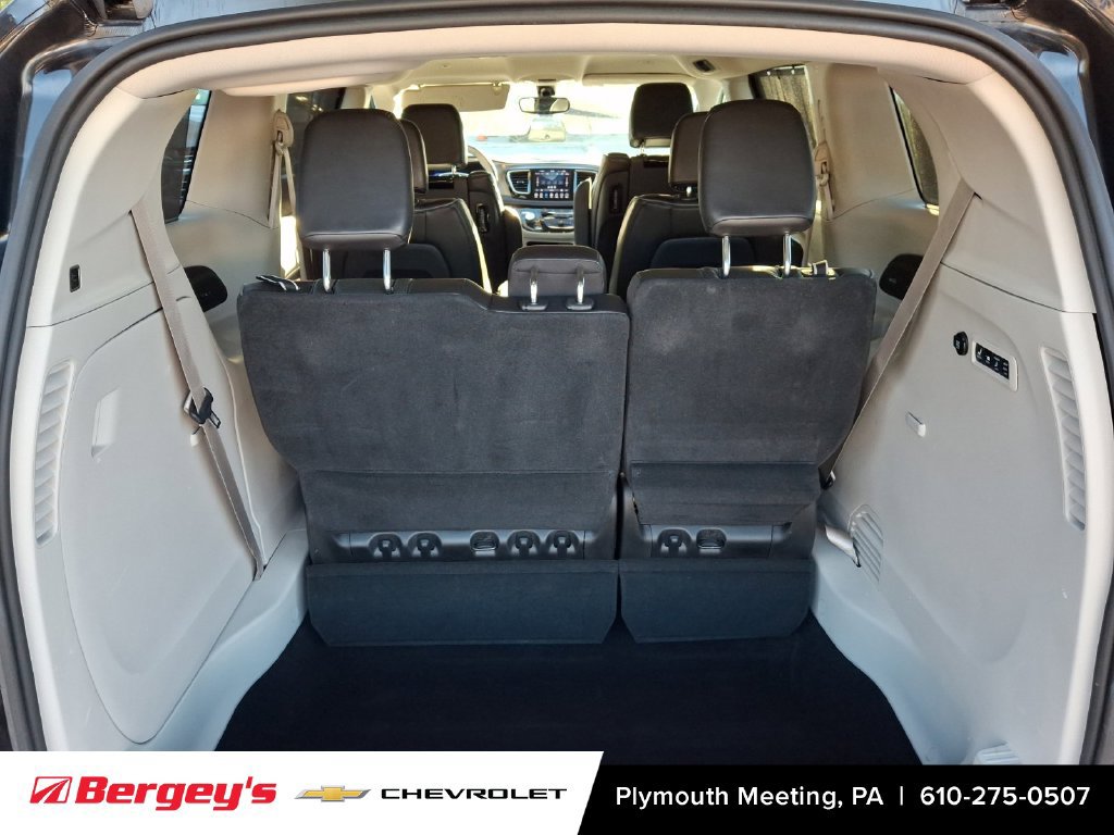 Used 2018 Chrysler Pacifica Limited FWD image 33
