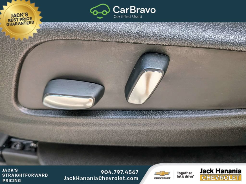 Certified 2024 Cadillac XT5 Luxury FWD image 18