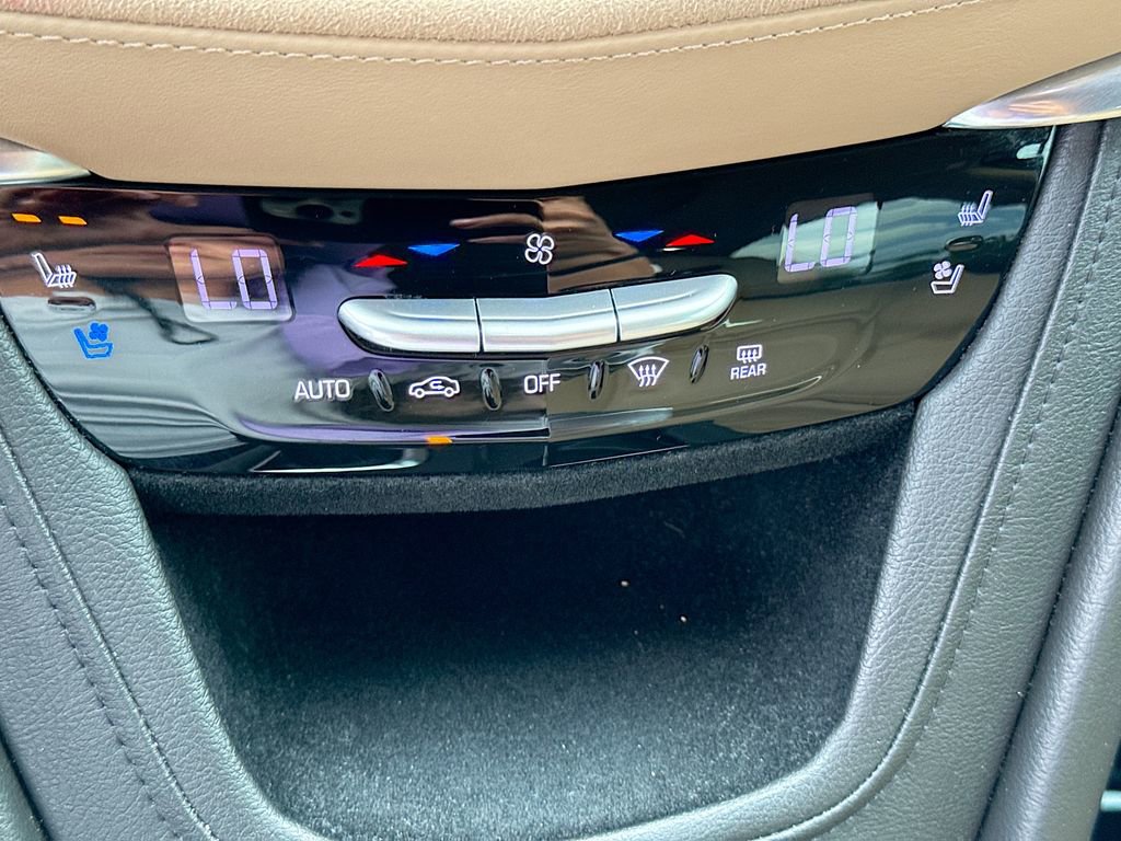 Used 2018 Cadillac XT5 Platinum AWD/4WD image 33