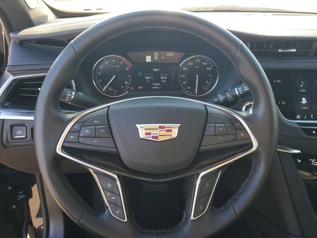 Used 2025 Cadillac XT5 Premium Luxury image 11