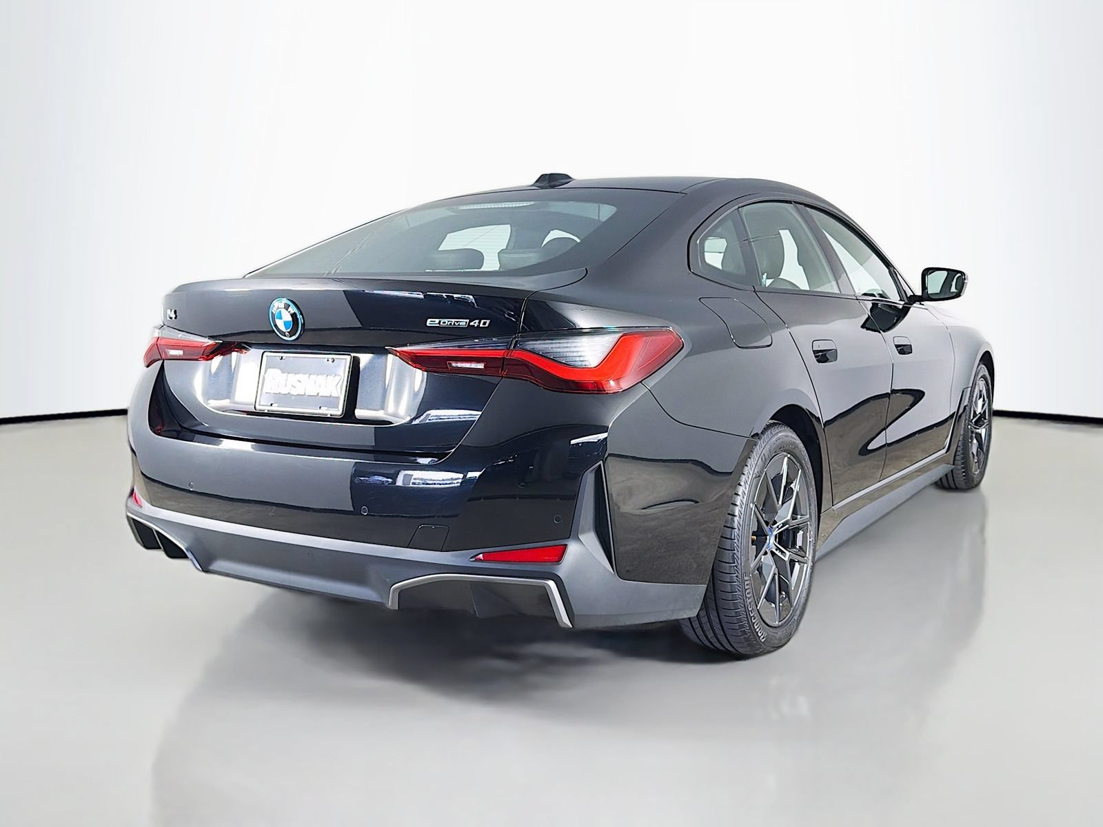Used 2023 BMW i4 eDrive40 RWD image 7