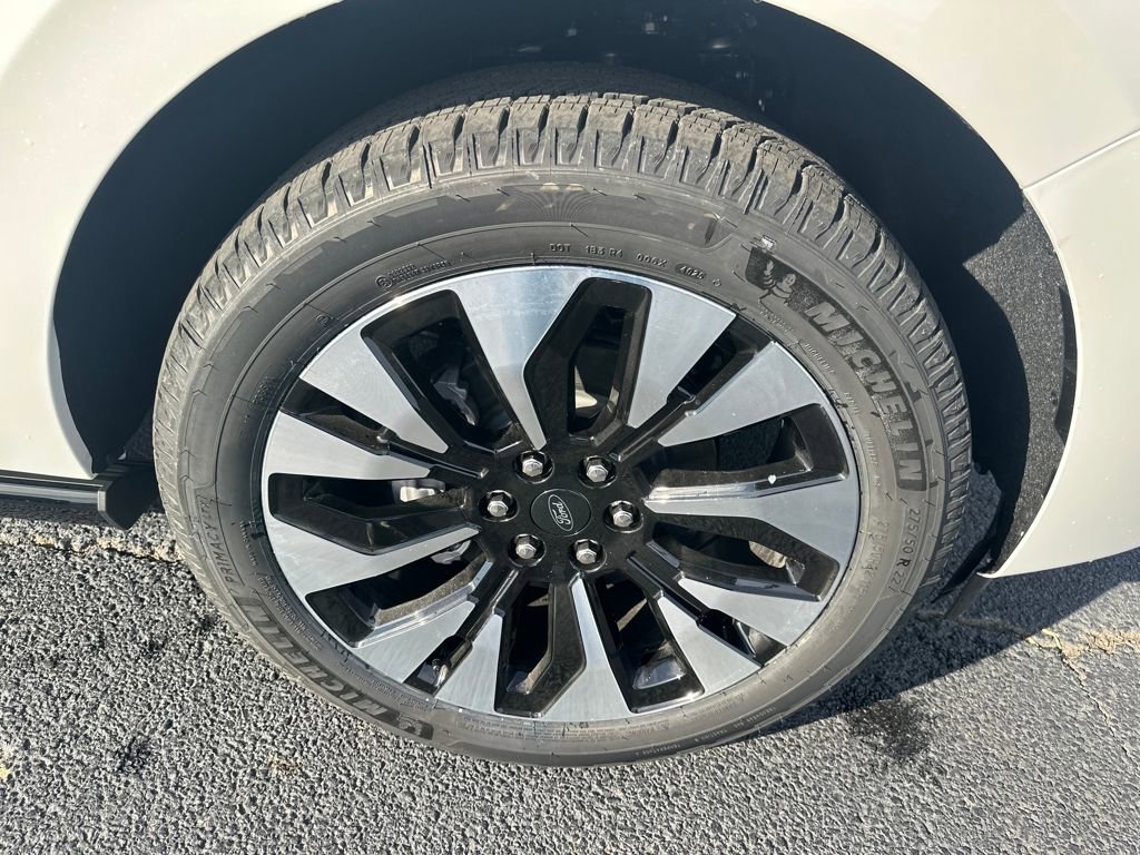 New 2025 Ford Expedition Platinum w/ Driver's Package image 26