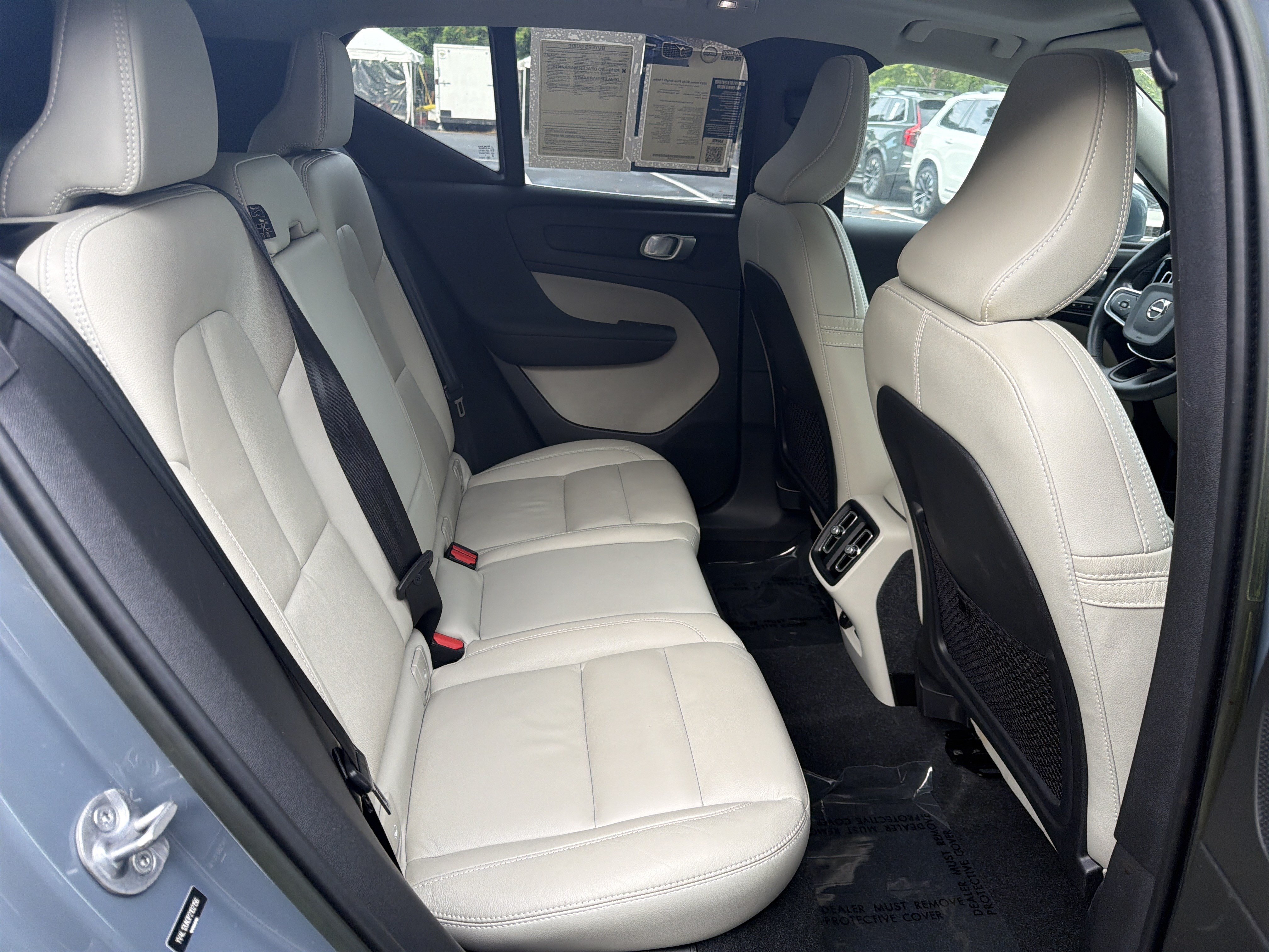 Certified 2023 Volvo XC40 B5 Plus w/ Protection Package Premier AWD/4WD image 33