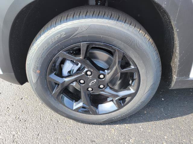 New 2026 Chevrolet Trax LT w/ Driver Confidence Package FWD image 5