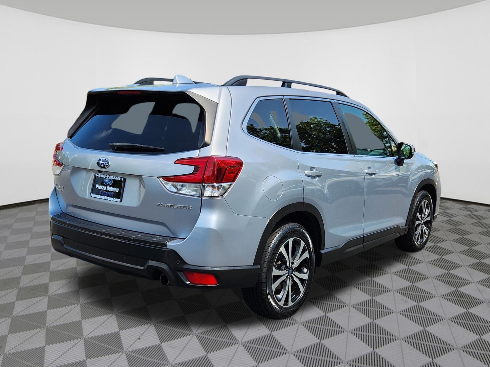 Used 2020 Subaru Forester Limited w/ Popular Package #3 AWD/4WD image 4