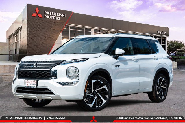 New 2025 Mitsubishi Outlander SEL image 1