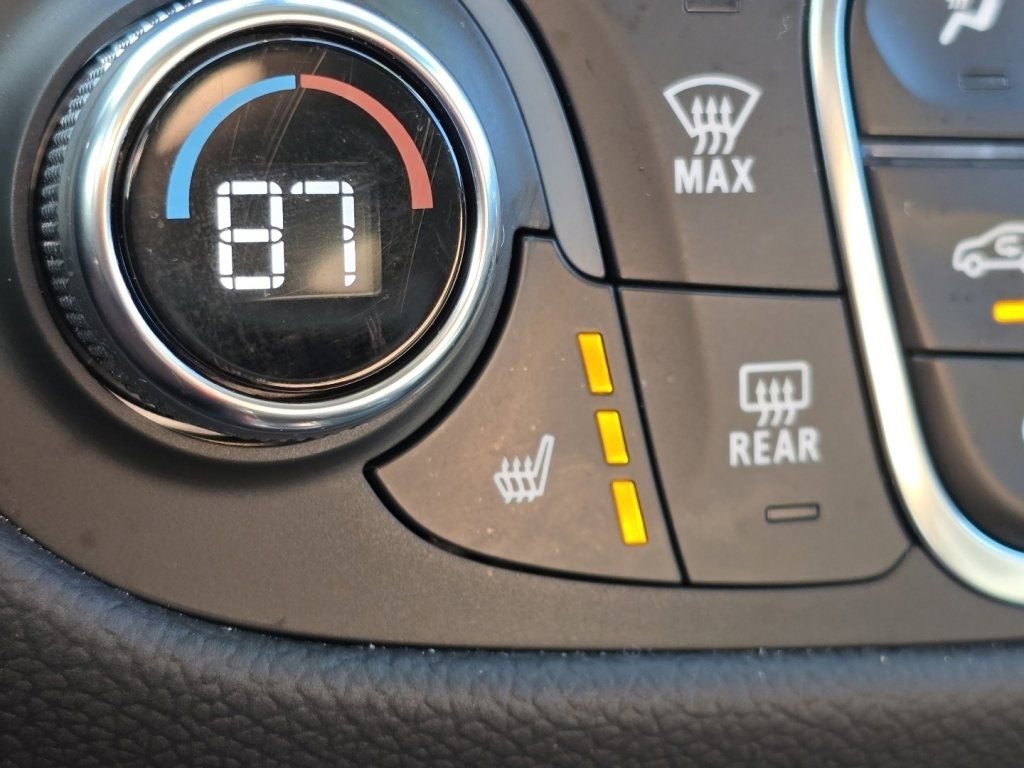 Used 2024 Chevrolet Equinox LT image 4