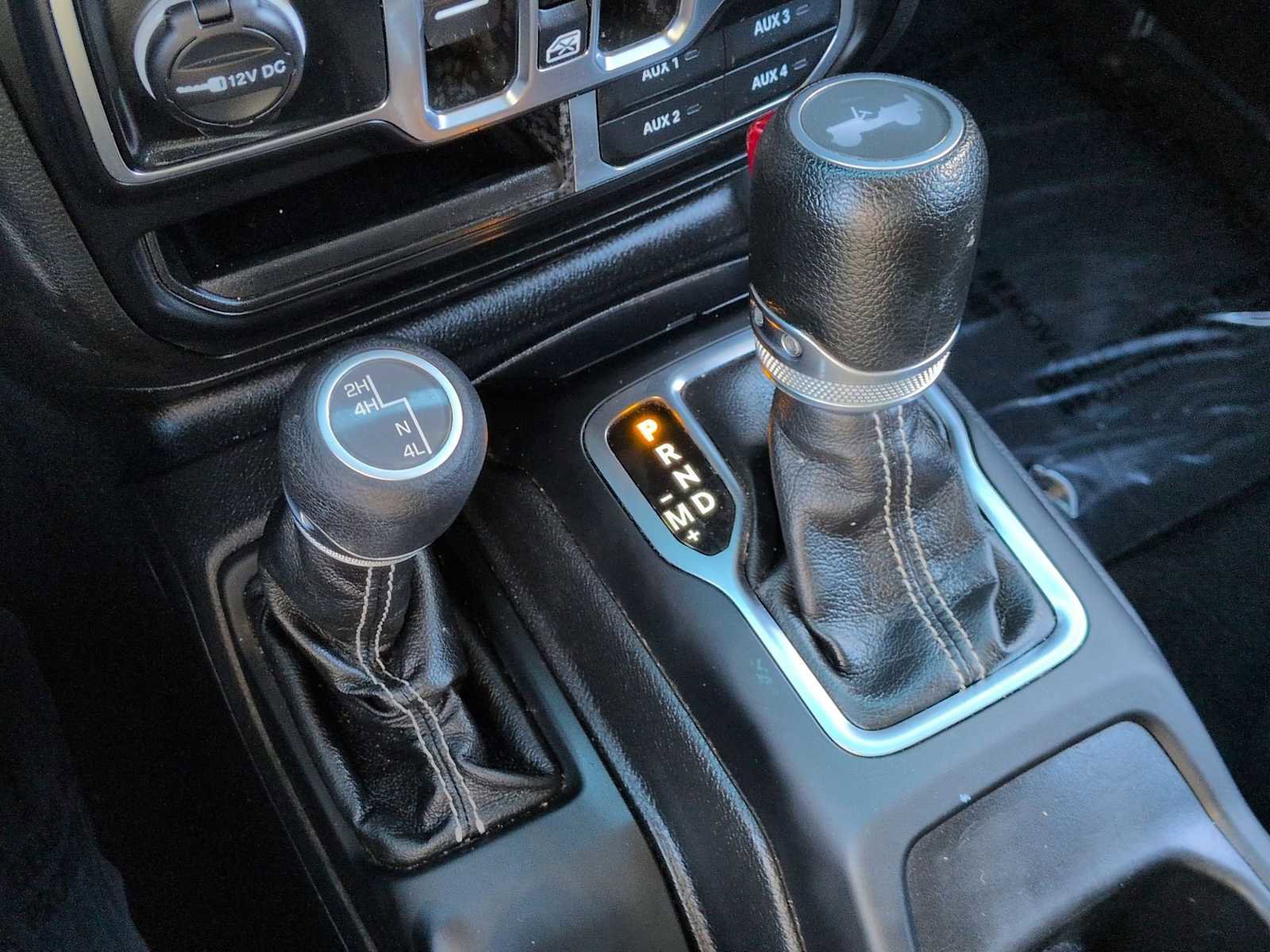 Used 2022 Jeep Wrangler Unlimited Sahara w/ Cold Weather Group image 33