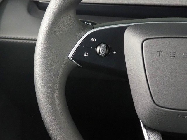 Used 2026 Tesla Model Y Long Range RWD image 21
