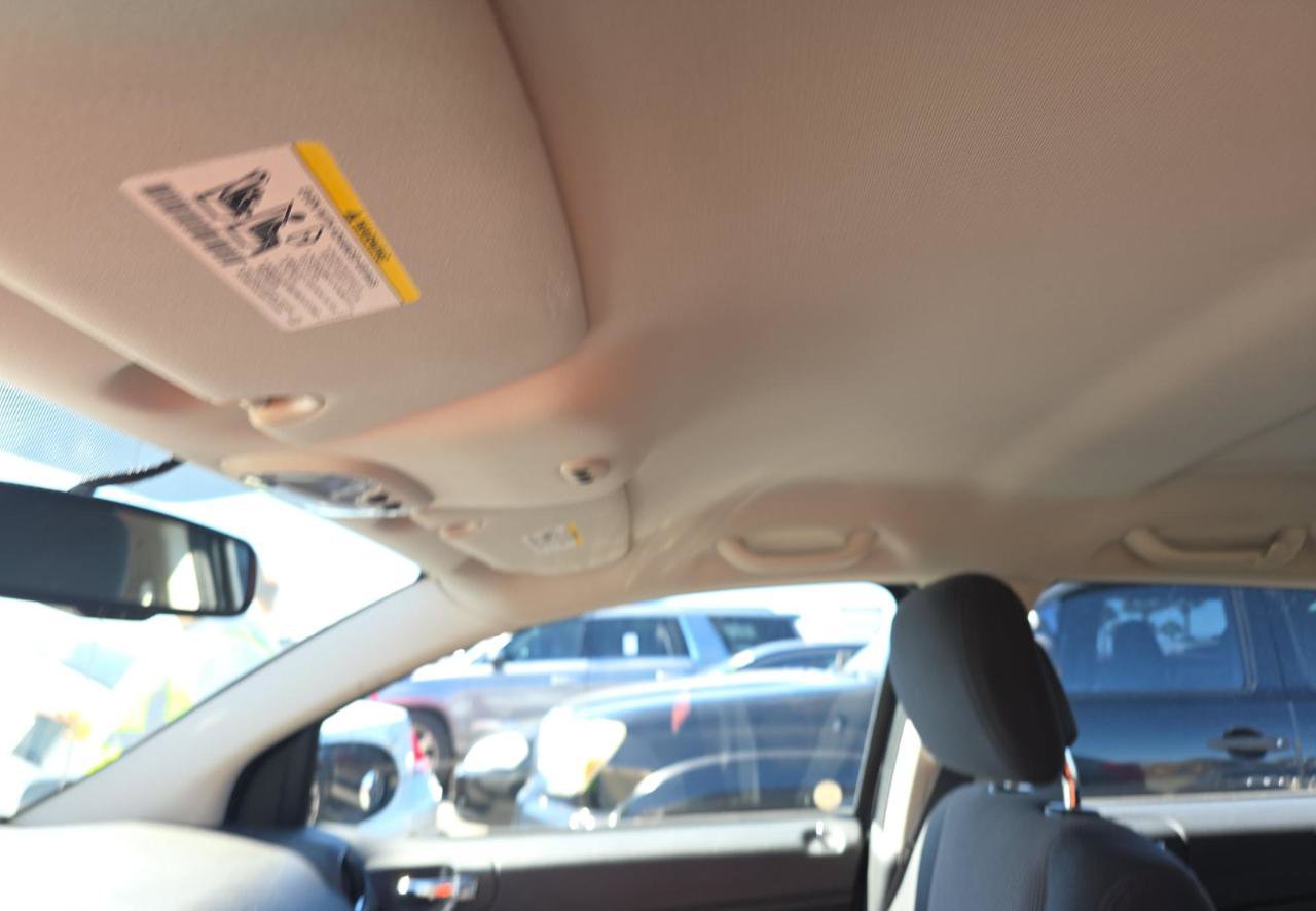 Used 2011 Dodge Caliber Heat w/ Security Group image 16