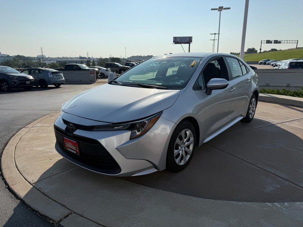 Certified 2024 Toyota Corolla LE FWD image 9