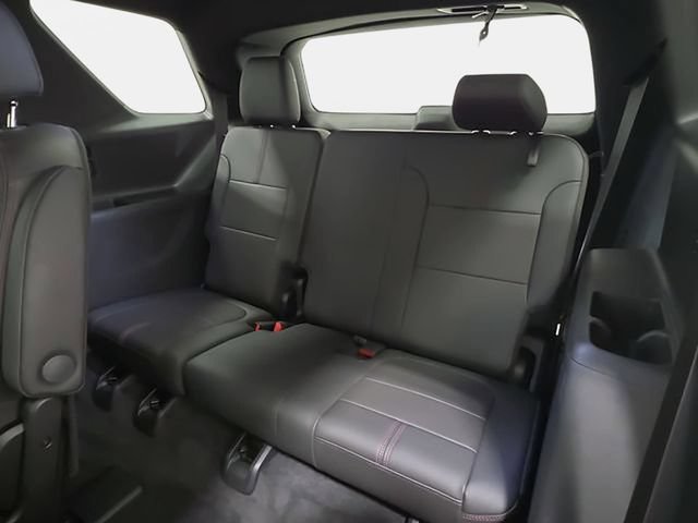 Used 2023 Chevrolet Traverse RS AWD/4WD image 35