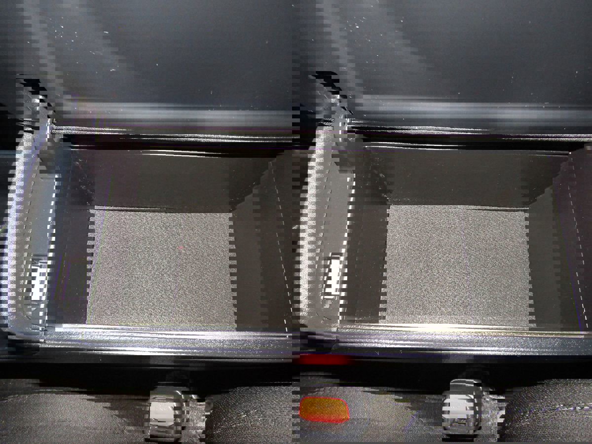 Used 2022 Toyota Prius LE image 24