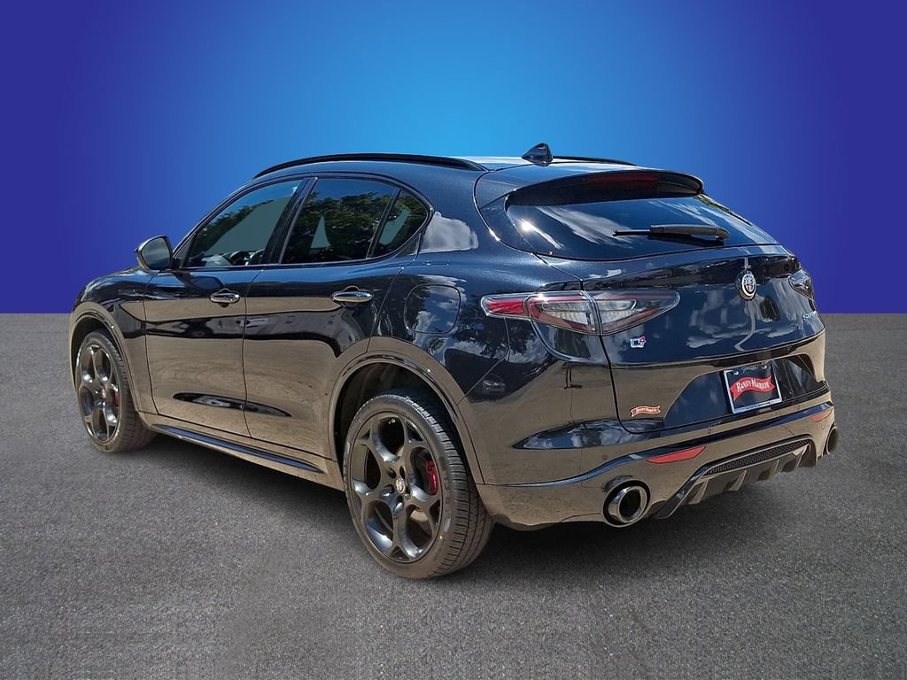 Used 2024 Alfa Romeo Stelvio AWD image 6