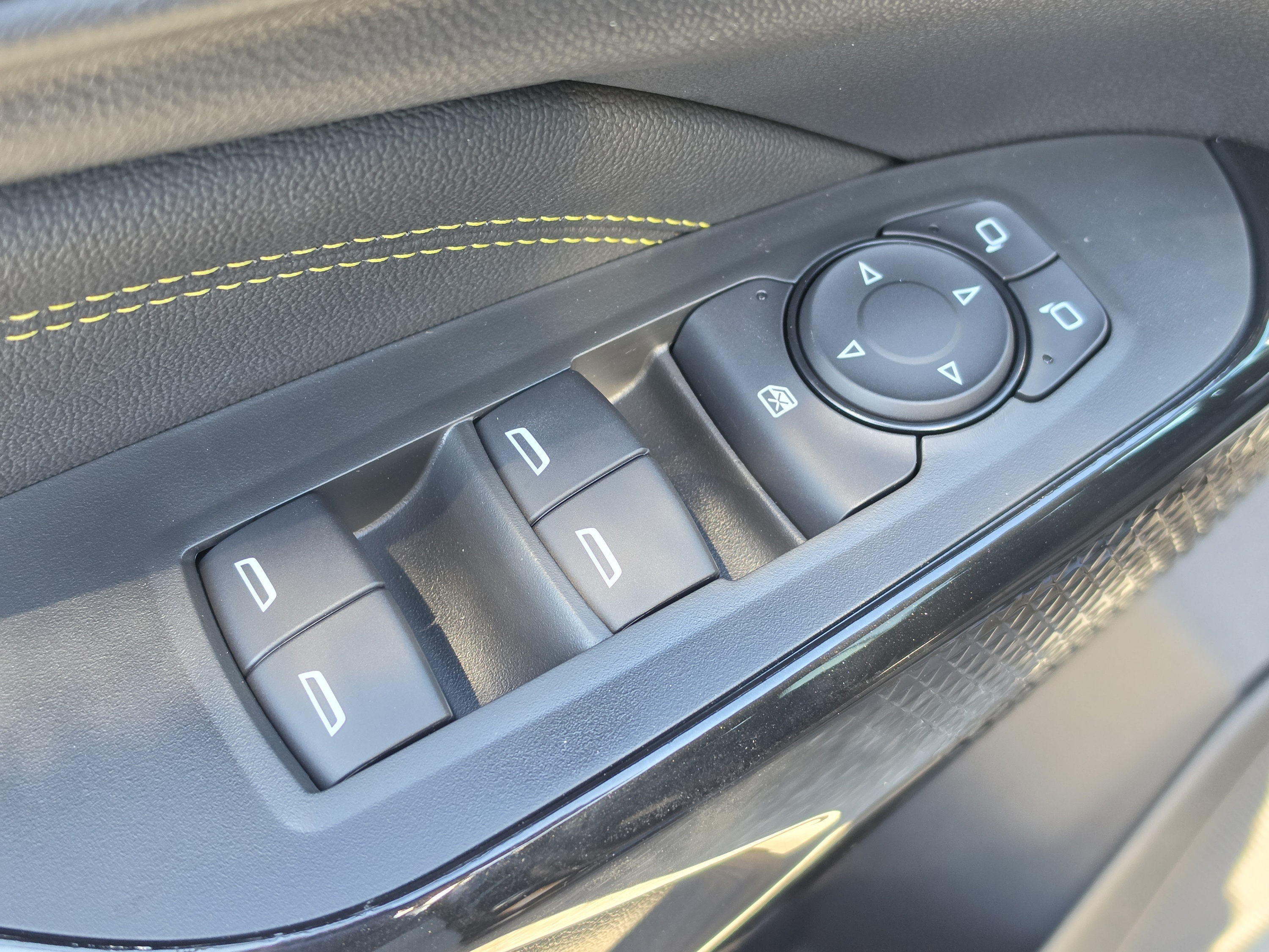 New 2026 Chevrolet Trax LT w/ Driver Confidence Package FWD image 23